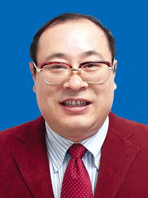 卓　越