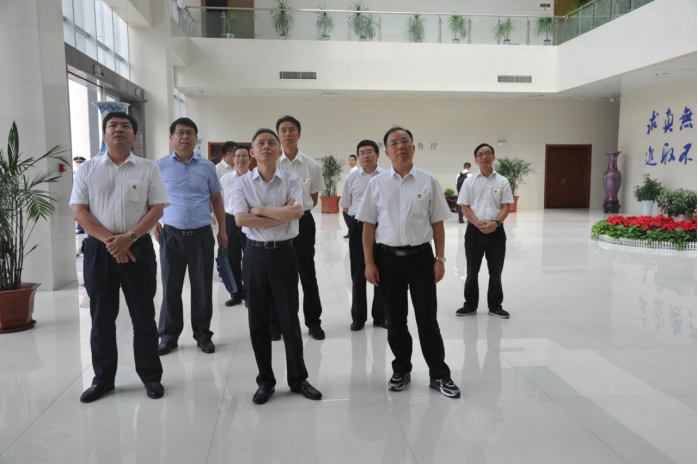 中国中铁总工程师孔遁走进国家重点实验室开展“不忘初心、牢记使命”主题教育 中国中铁总工程师孔遁走进国家重点实验室开展“不忘初心、牢记使命”主题教育